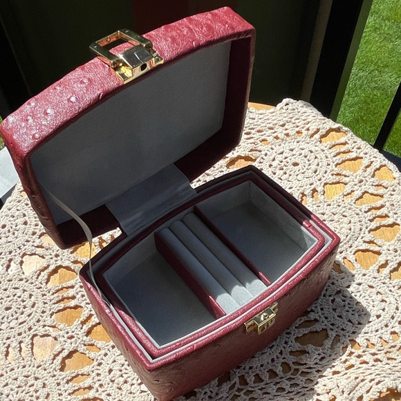 Rectangular Travel Jewelry Box - Picture 2 of 3